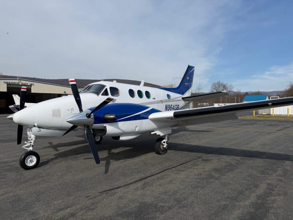 Beechcraft King Air C90 N964GB